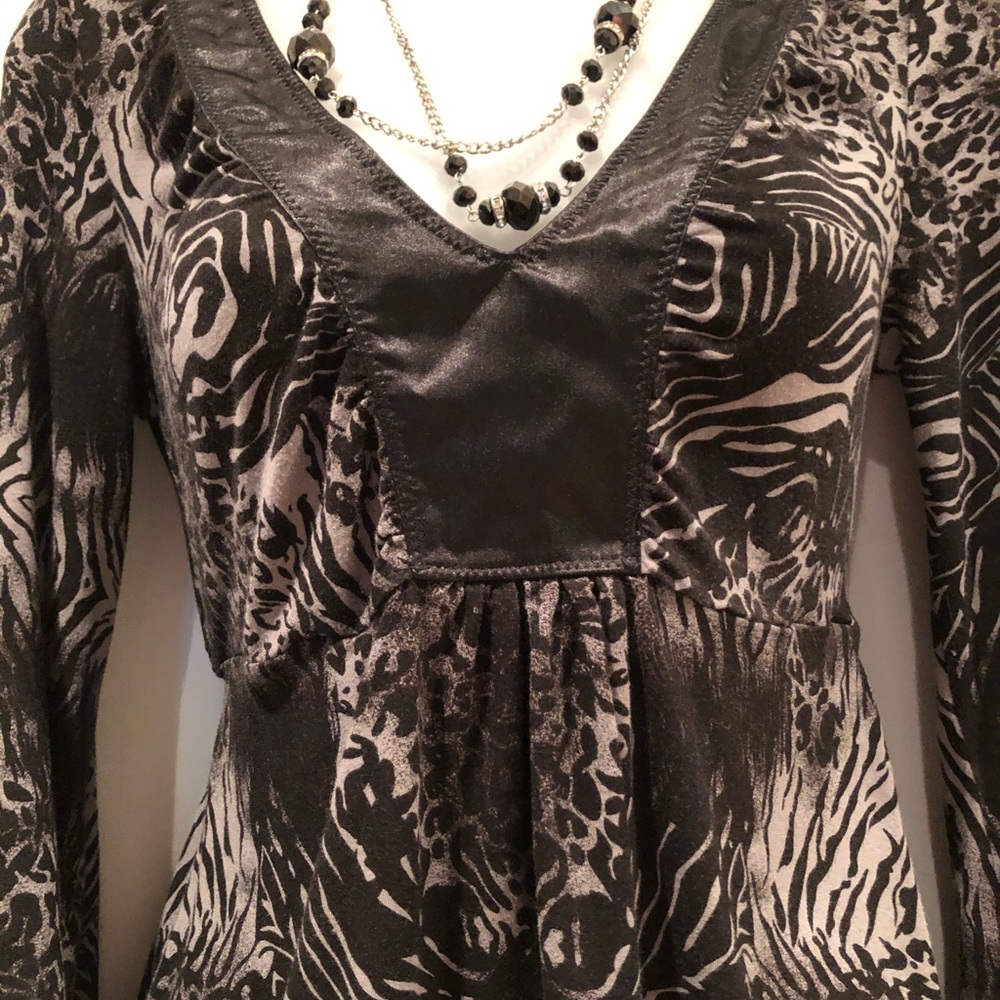Kim Parrish Black Animal Print Top Size Small - Picture 2 of 8